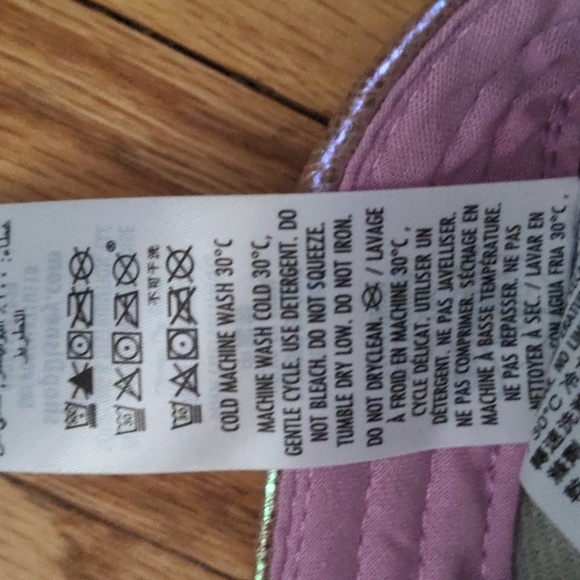 NWT LIMITED EDITION Mickey Mouse EARidescent Disney Parks Baseball Cap - Picture 6 of 6